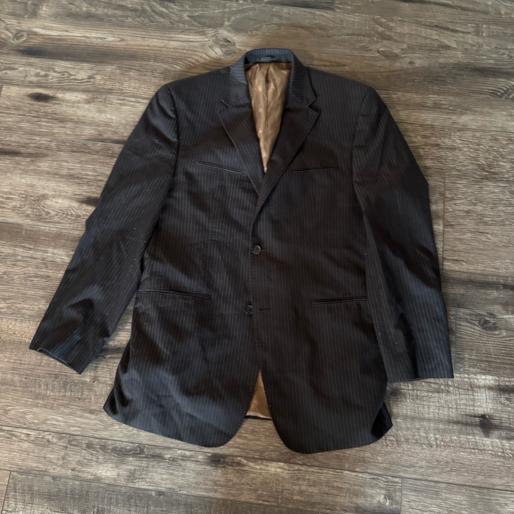 Men’s Brown Sean John suit jacket